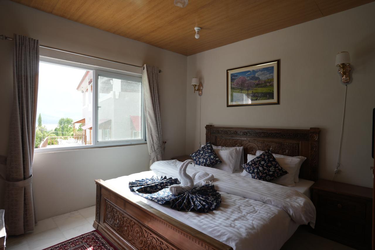 Lotus Suite